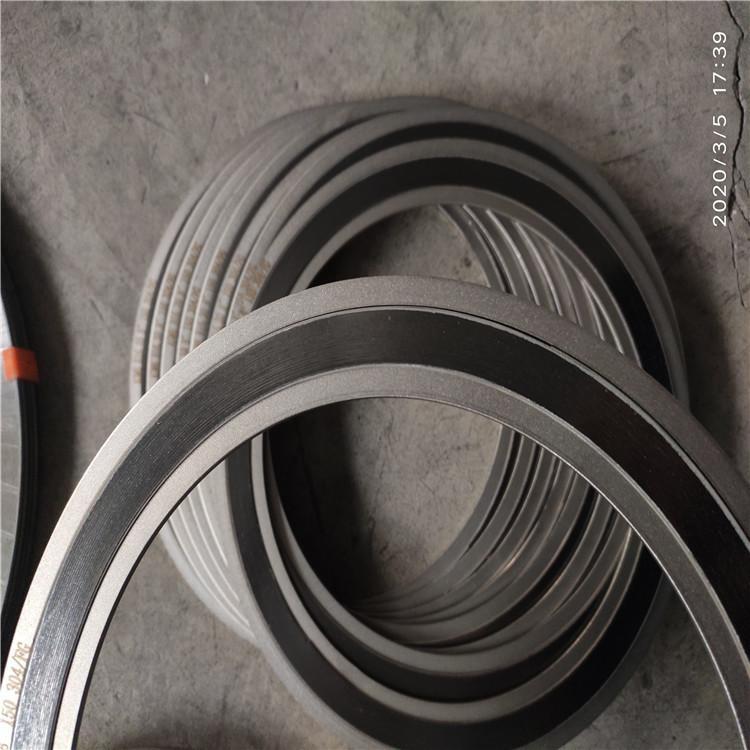 304/PTFE纏繞式墊片    B0323內(nèi)環(huán)型纏繞式墊片